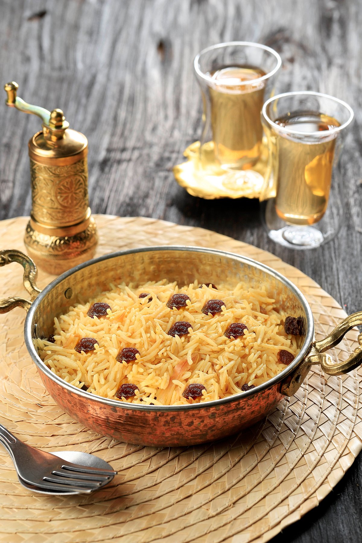Shutterstock : Traditional Kashmiri dish, Modur Pulao