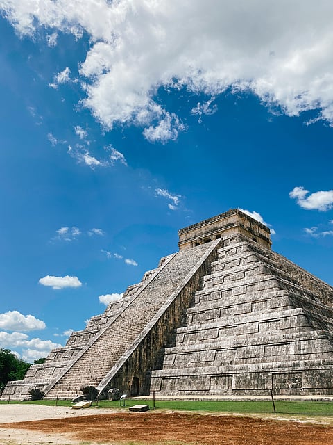 La Iglesia And El Castillo