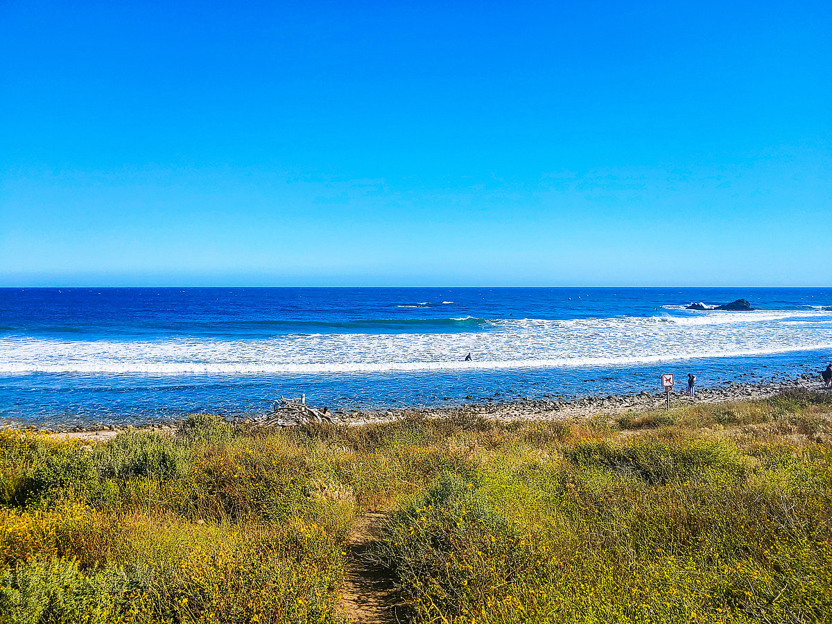 A sunny day at Leo Carrillo Beach