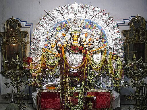 Sovabajar Rajbari is known for its traditional style