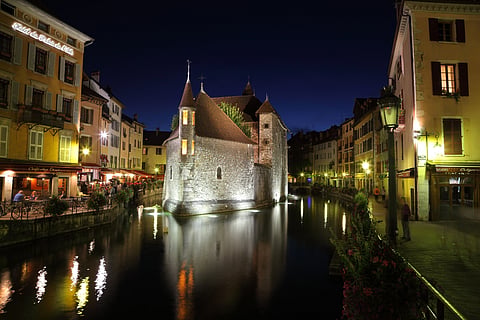 Le Palais de I'Île is an ancient fortress-prison on an island in the middle of the river