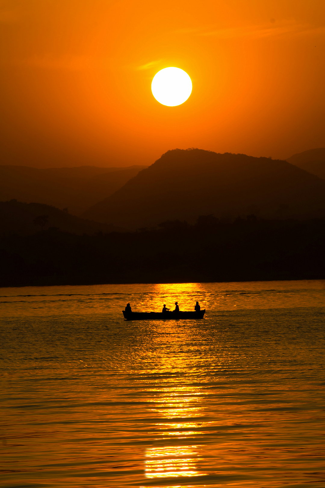 An evening ride across Fateh Sagar Lake