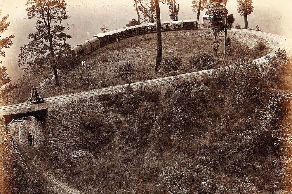 The DHR negotiates several loops  between New Jalpaiguri and Darjeeling to gain altitude