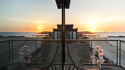 A view from a hotel room at the Hôtel and Spa Oceania Saint-Malo