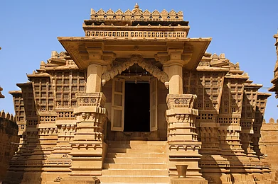 OSTILL is Franck Camhi/Shutterstock : A rebuilt Jain temple of Lodhruva village