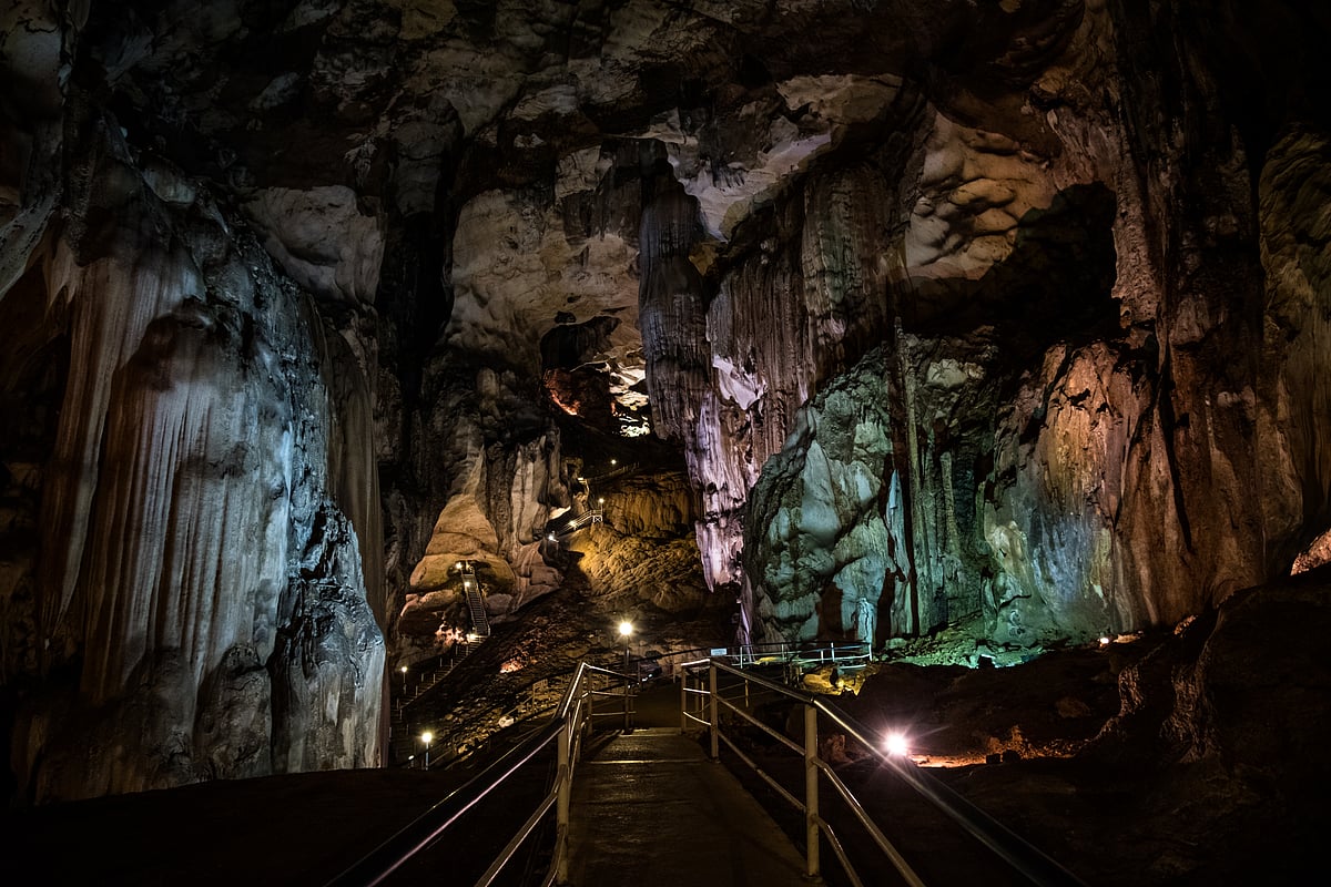 Gua Tempurung Cave is a limestone cave located in Gopeng