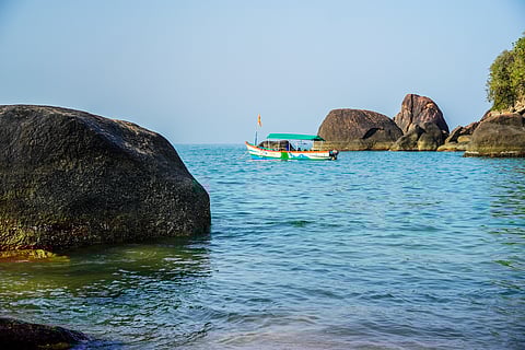 Around the Pequeno Island in Goa