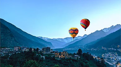 Shutterstock : The Himachal Pradesh government will introduce new flight routes to enhance tourism within the state