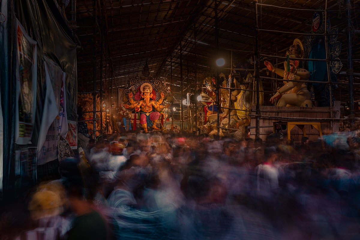 Shuttestock.com : Ganesh Chaturthi celebrations in Mumbai