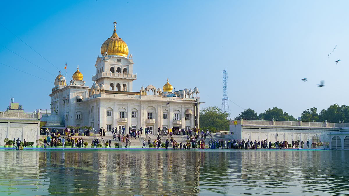 Shutterstock : Gurudwara Sri Bangla Sahib, located in New Delhi, India