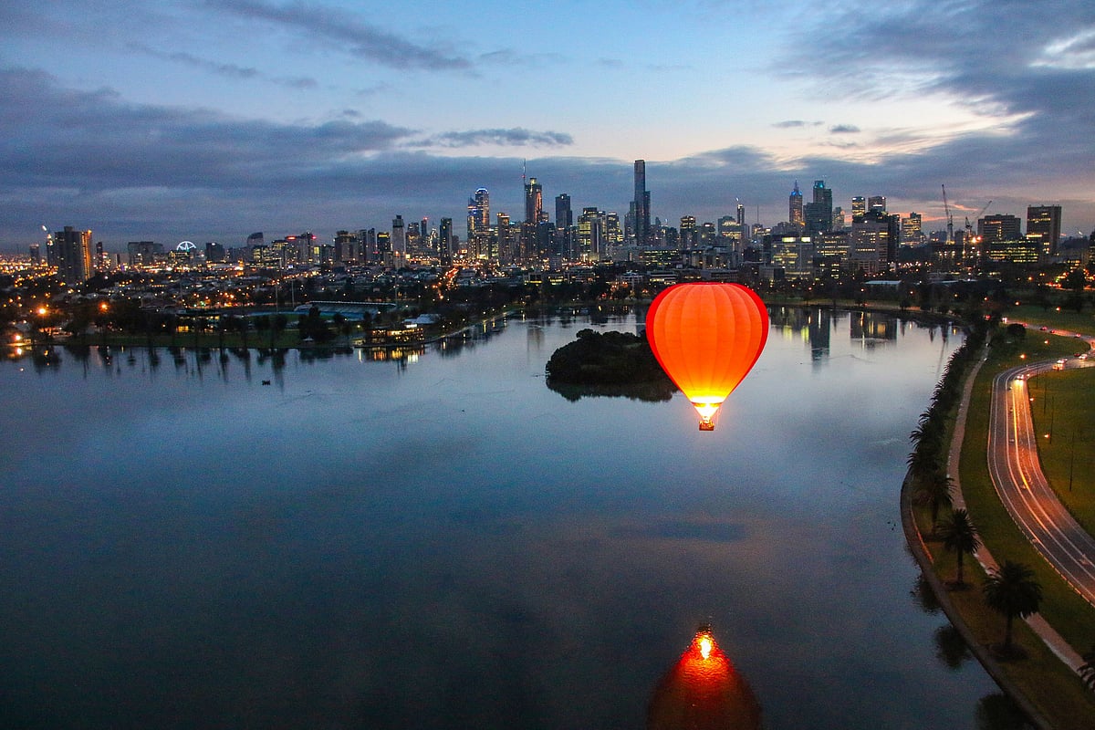 Early morning hot air balloon ride over Melbourne
