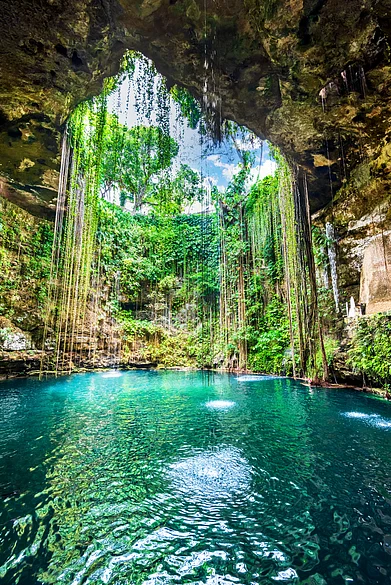 Shutterstock : Ik-Kil Cenote, Mexico