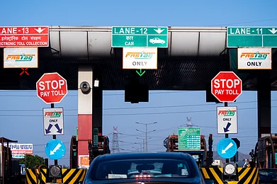 Memories Over Mocha/Shutterstock : From April 1, 2025, there will be mandatory toll collection using FASTag across all 22 state-run highways in Maharashtra