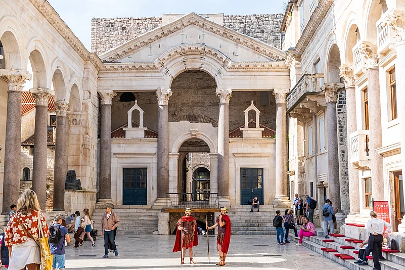 Walking through the maze-like alleys of Diocletians Palace, the author was transported to the Roman era