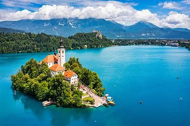 DaLiu/Shutterstock : Lake Bled in Slovenia