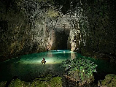 globevoyagerindia/Instagram : Inside the Krem Chympe cave system