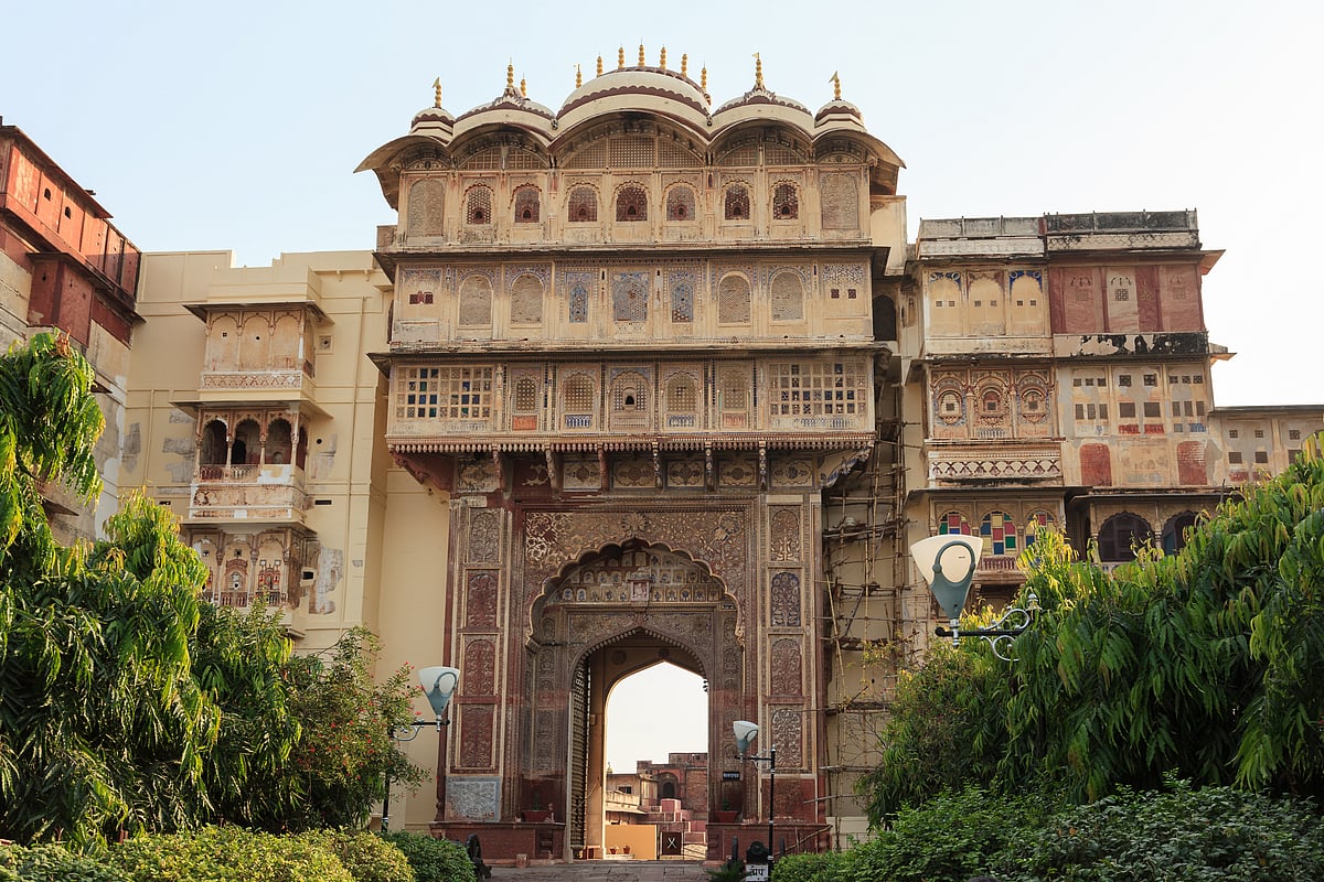 Shutterstock : City Palace, Karauli, Rajasthan