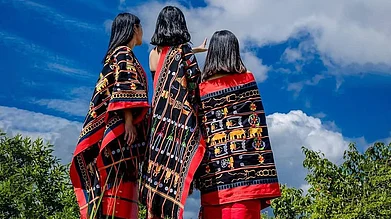 @incredibleindia/x : Manipur showcasing locals wearing Tangkhuls traditional shawl & skirt, namely, Raivat Kachon & Seichang Kashan