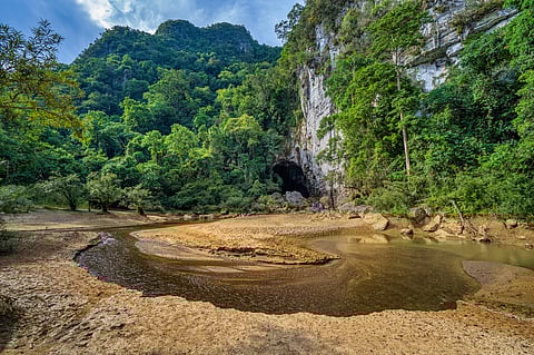 The entrance to Tú Làn