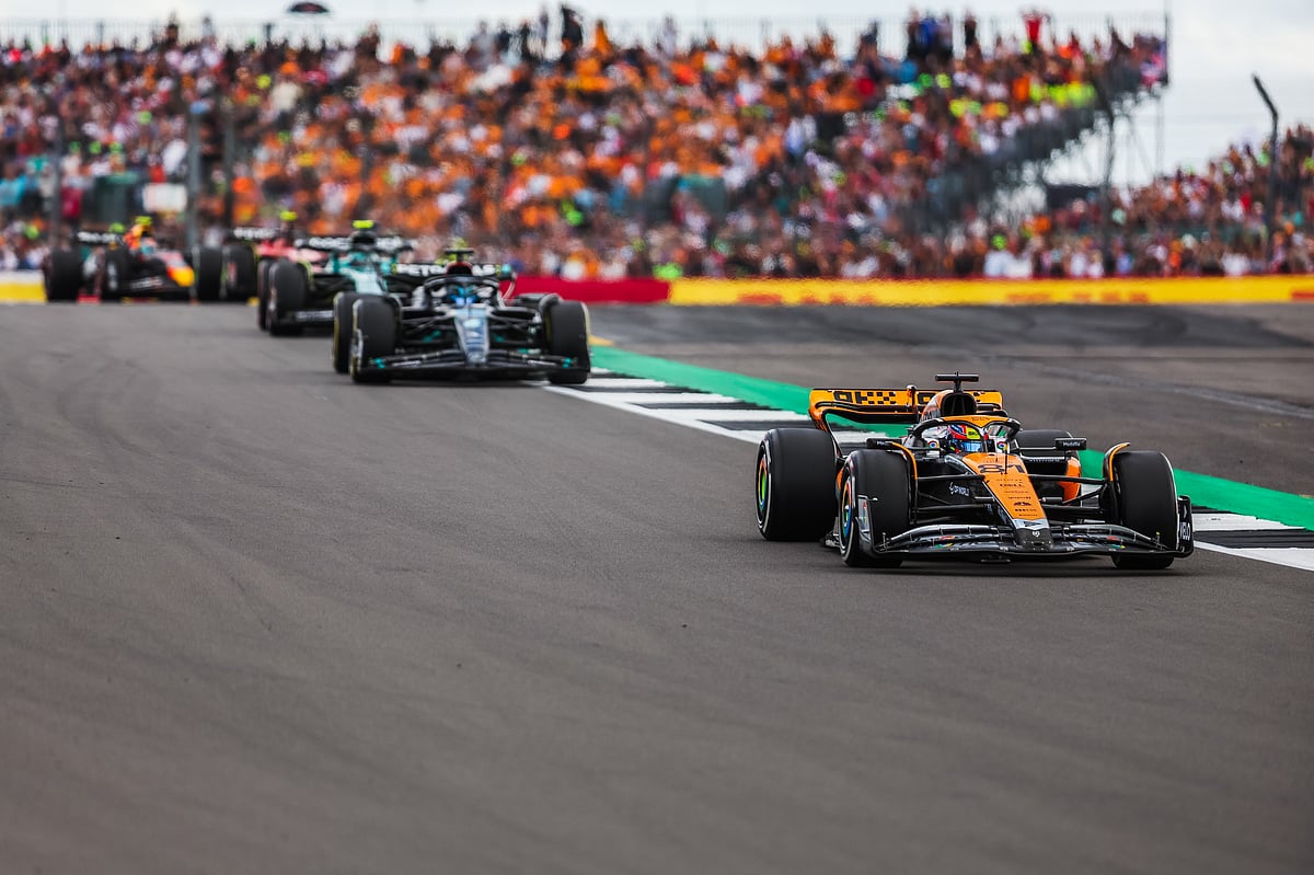 Jay Hirano / Shutterstock : Gran Prix Season Singapore 2024/Representational