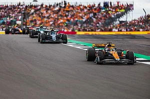 Jay Hirano / Shutterstock : Gran Prix Season Singapore 2024/Representational