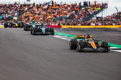 Jay Hirano / Shutterstock : Gran Prix Season Singapore 2024/Representational