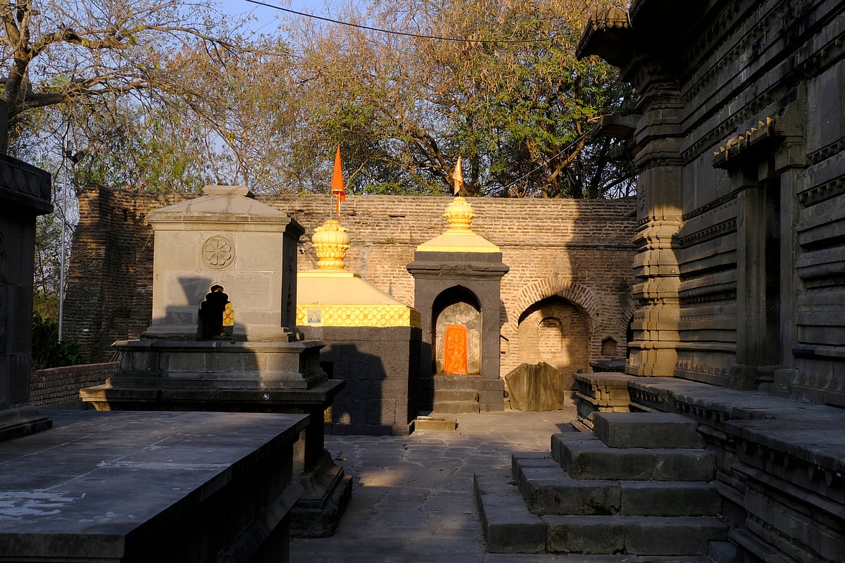 Inside the Changa Vateshwar Temple