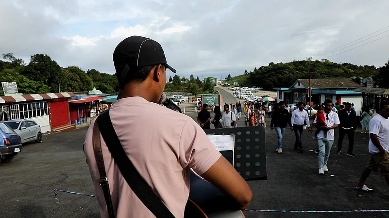 Collaborating with local cafes, auditoriums, and busking venues across the state, the MGMP artists are given a wider platform through this programme