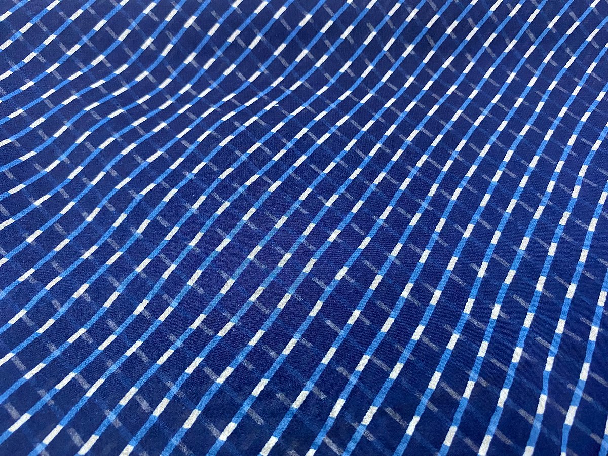 Blue and diagonal motif in Leheriya