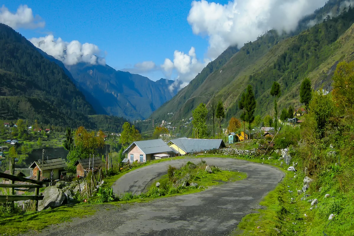 On the road to Lachung