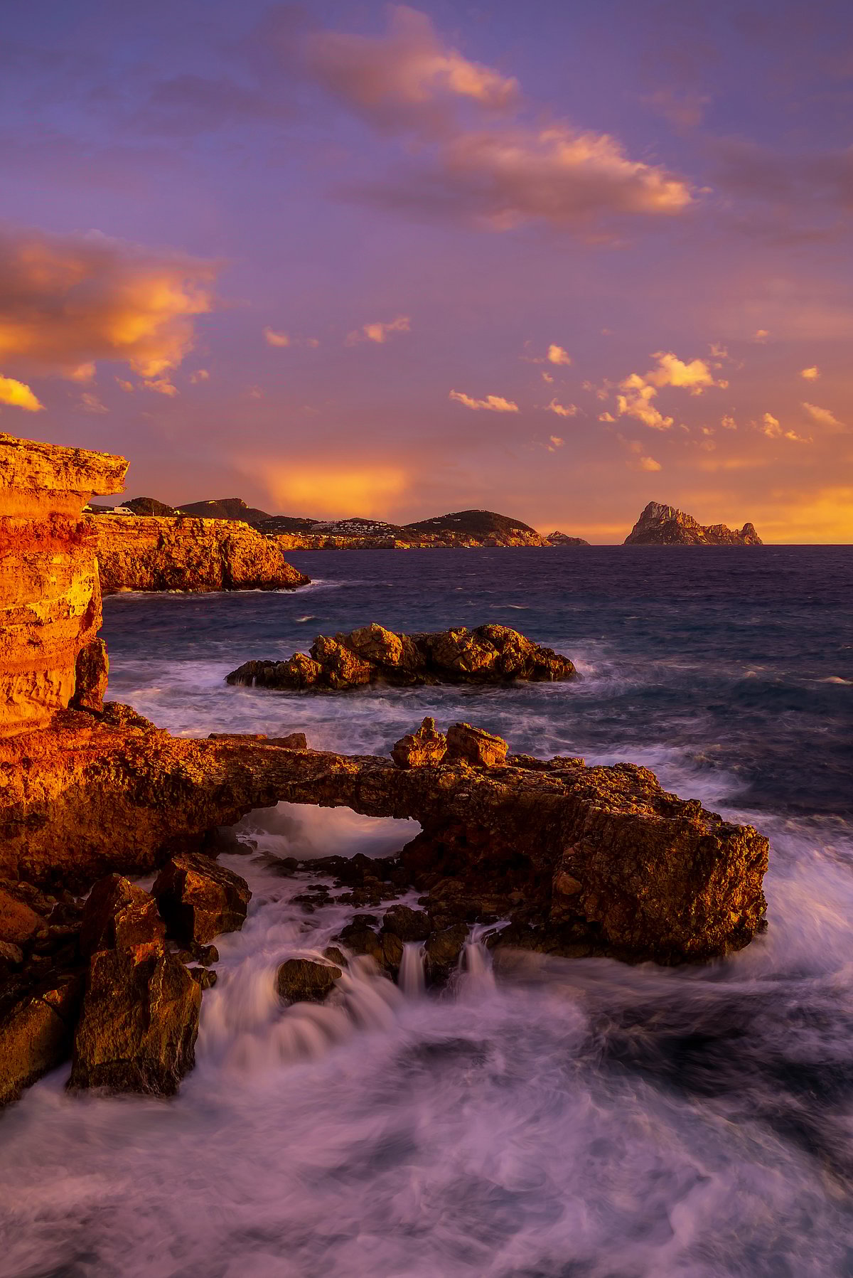 Shutterstock : A beautiful shot of sunset at Cala Comte 