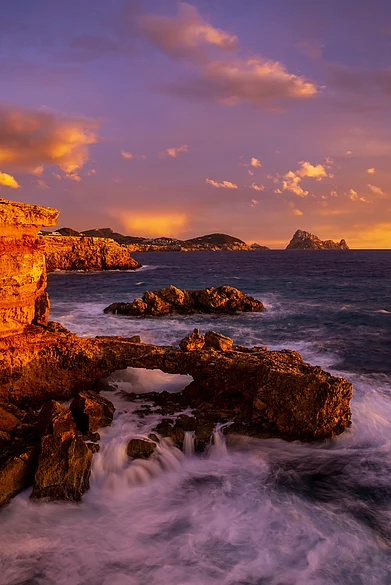 Shutterstock : A beautiful shot of sunset at Cala Comte