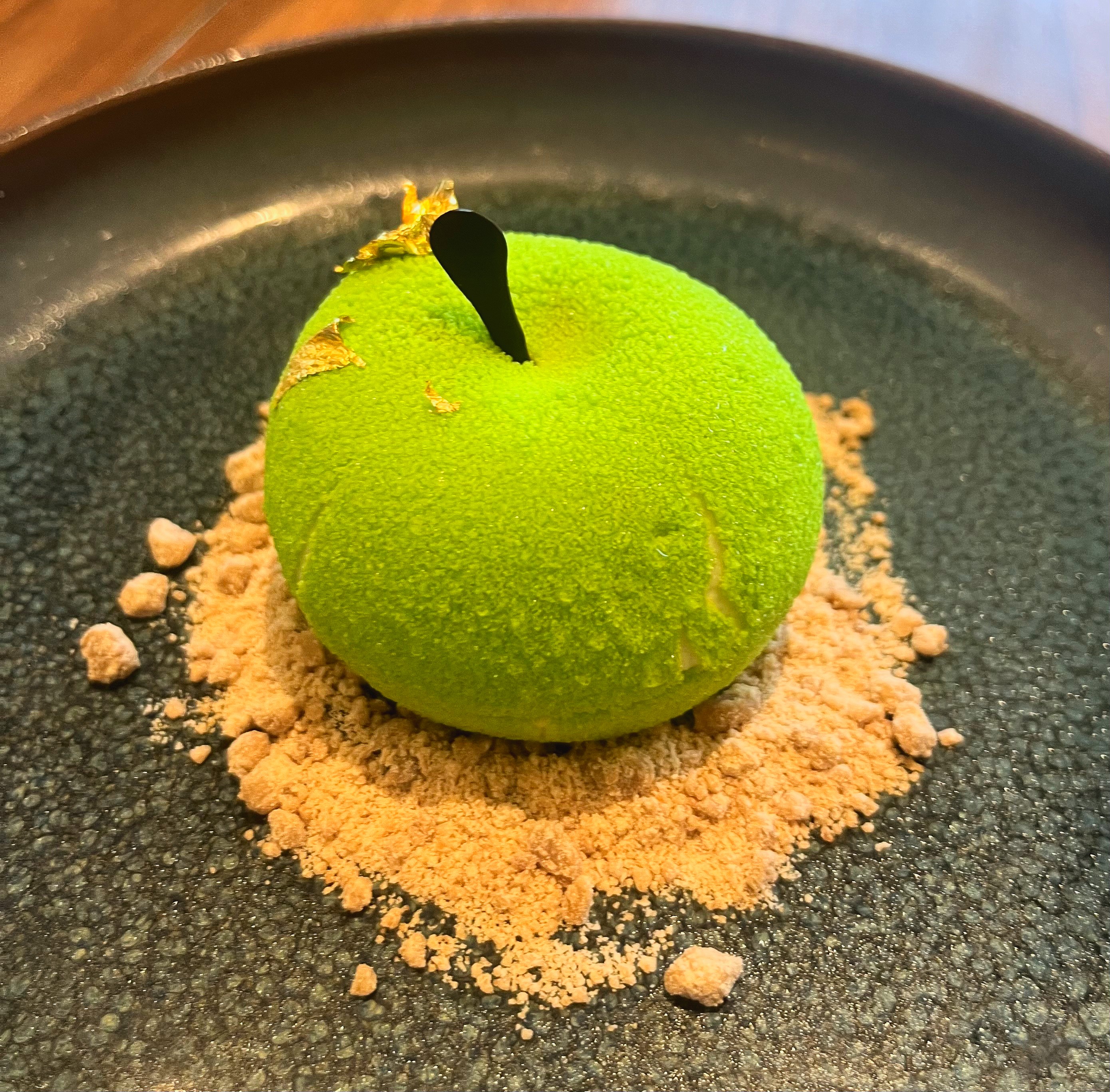 The fluorescent apple