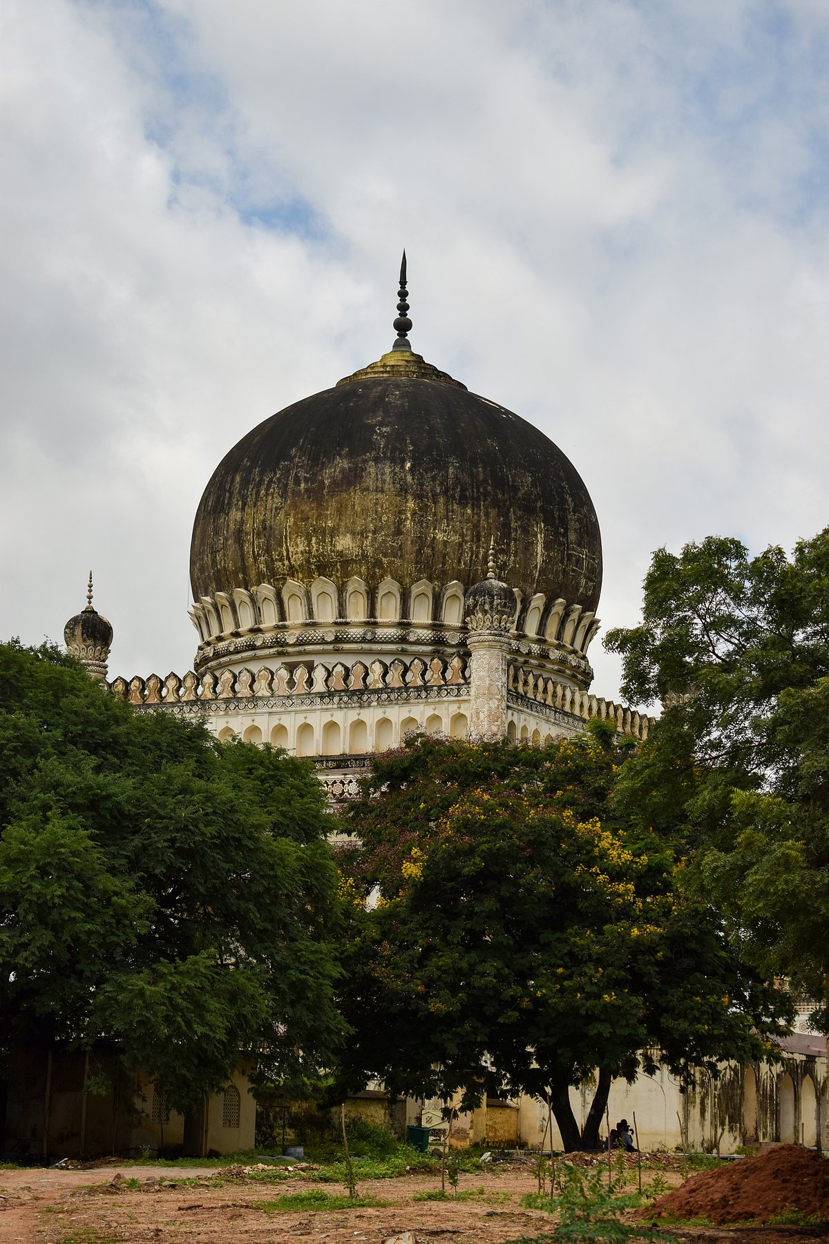 Shutterstock : A view of Qutub Shahi tombs
