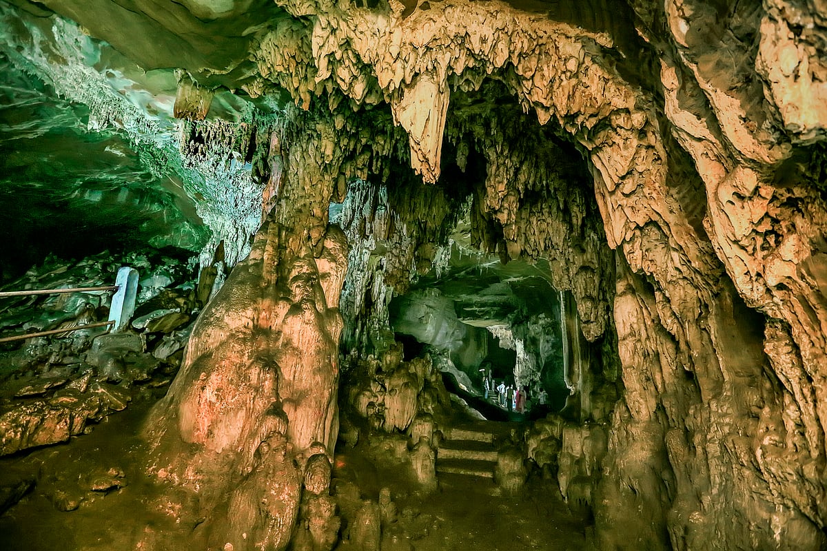 The limestone Kotumsar Cave formed on the Kanger limestone belt, situated near the bank of the River Kanger
