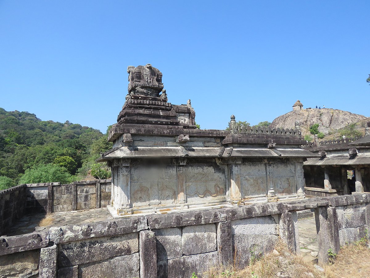 This fort was a formidable stronghold of the Keladi Nayakas