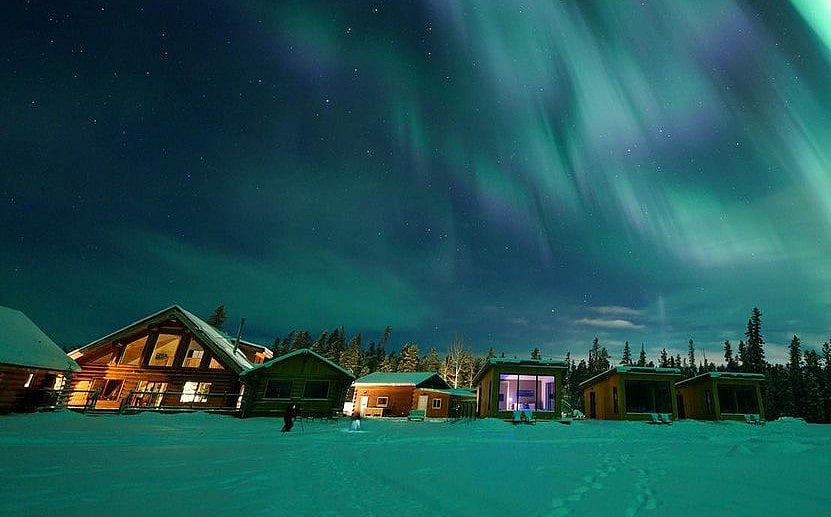 The resort offers a choice of accommodations, including the cosy Yukon Aurora Cabins