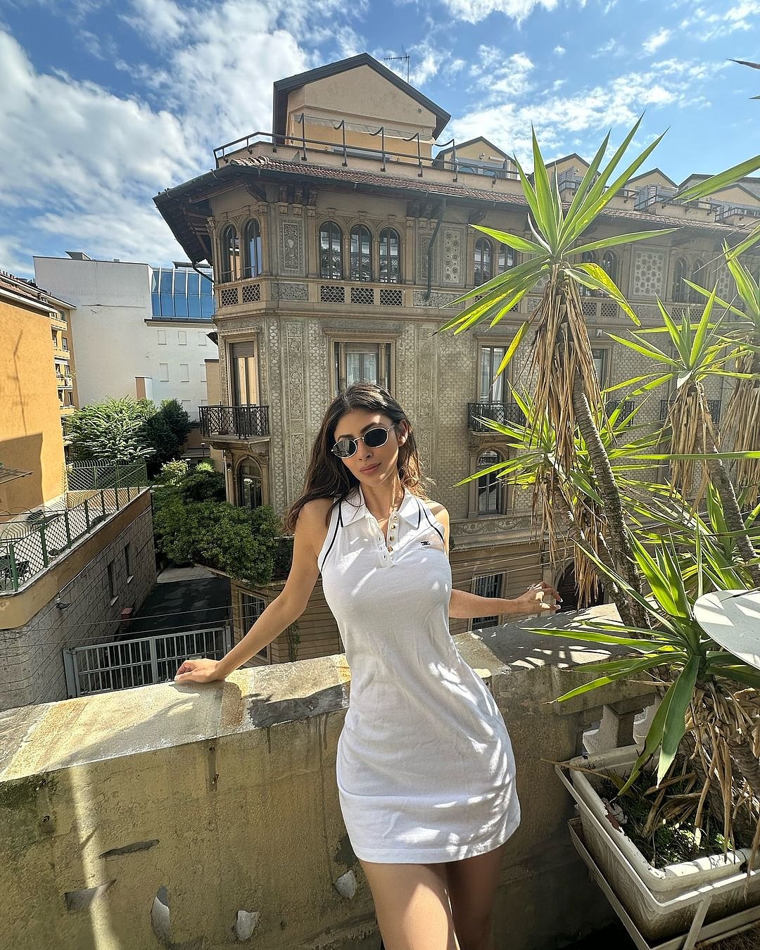 imouniroy/instagram : Mouni Roy in Italy