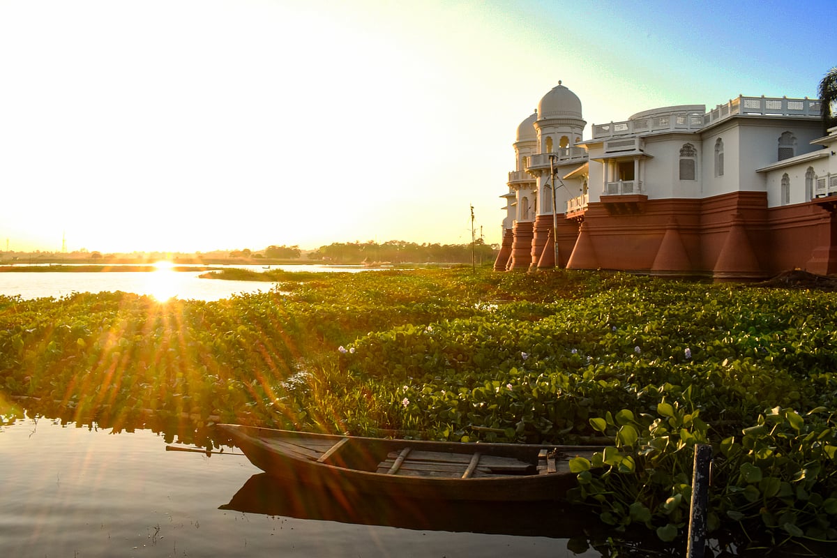 Shutterstock : A view of Neer Mahal during sunset, Tripura