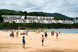 Kenneth Ip/Shutterstock : Discovery Bay in Hong Kong