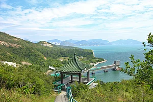Shutterstock : Lamma Island, or Y Island or Pok Liu Chau, is just a 20 to 30-minute ferry ride from Hong Kong