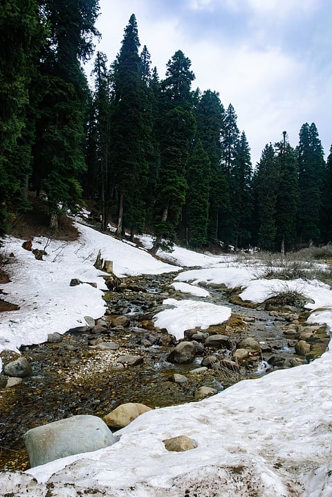 Doodhpathri valley during winter