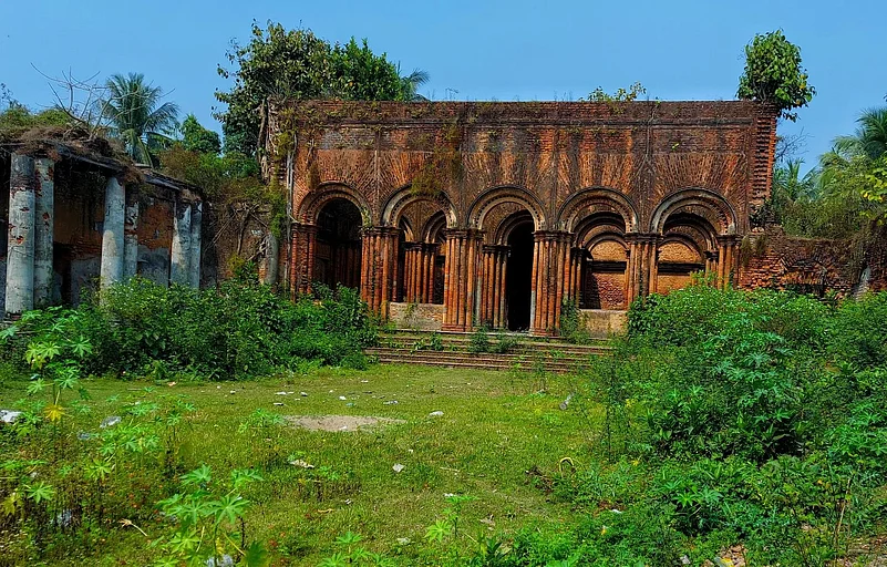 Old houses and buildings of Taki