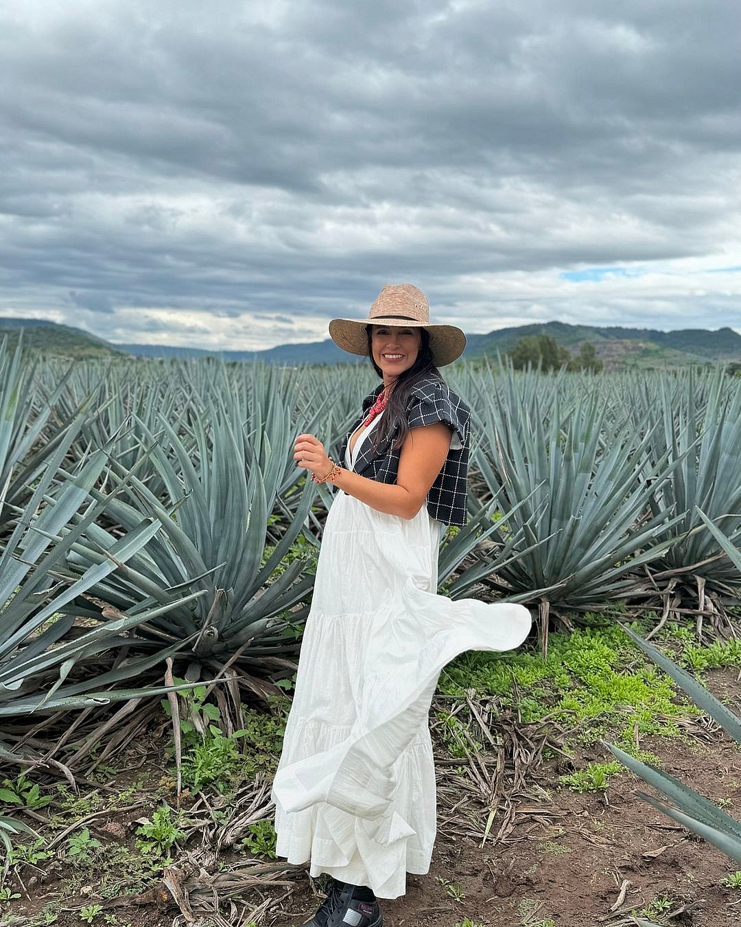 nehadhupia/instagram : Neha Dhupia in the Mexican landscape
