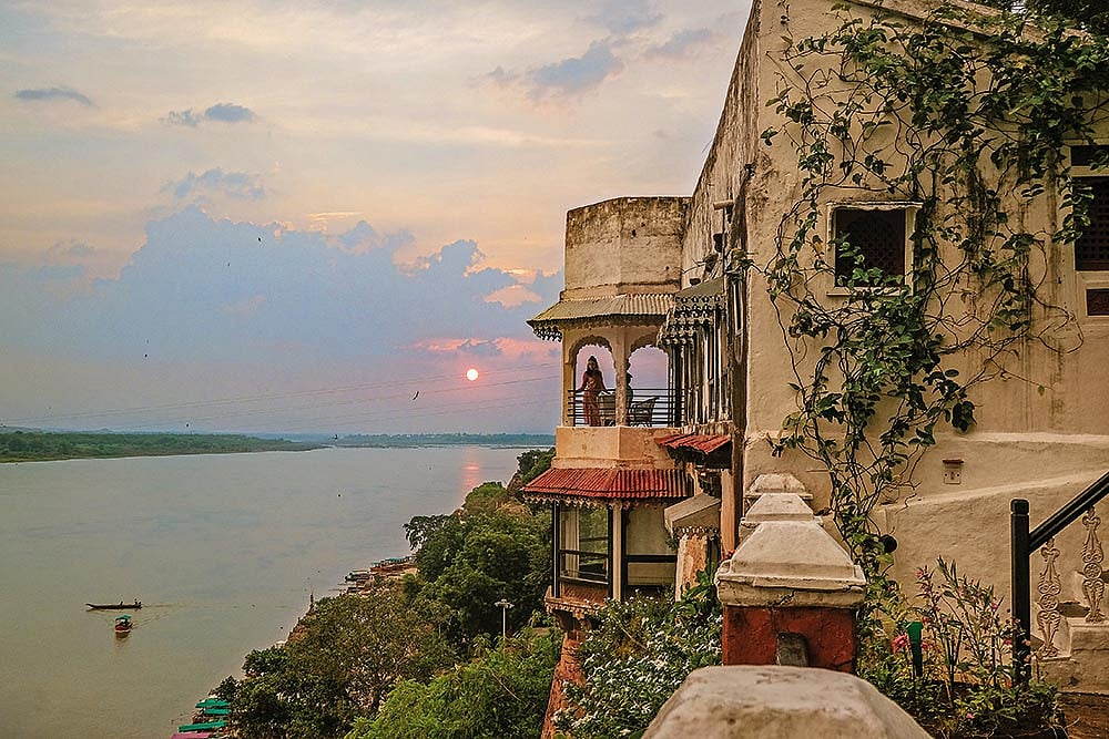 Courtesy: Ahilya Fort Heritage Hotel : The Ahilya Fort Heritage Hotel overlooks the serene waters of the Narmada