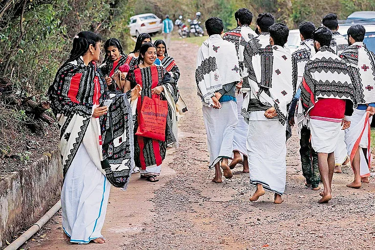 Toda embroidery is native to
the Toda pastoral people
of the Nilgiris - Courtesy: Sahapedia