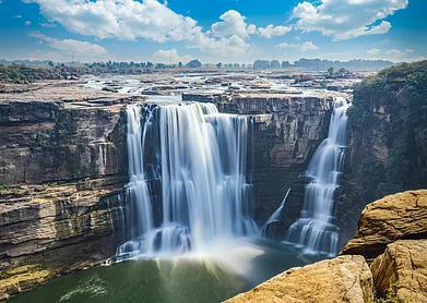 rajparitosh/Shutterstock : If you live in the city and want to embark on an escape away, check out these top five weekend getaways