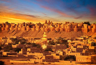 Shutterstock : A view of the historic Jaisalmer Fort, Rajasthan