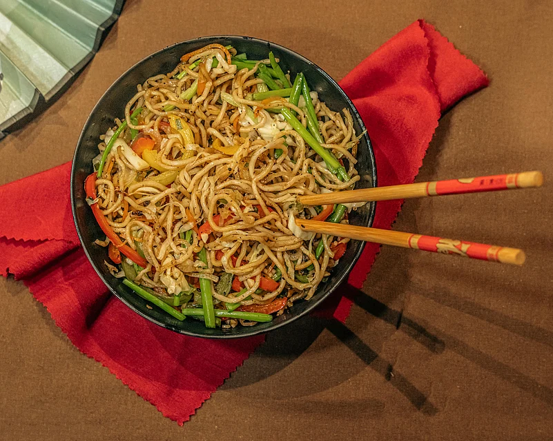 Pinkk Sugars Veg Hakka Noddles