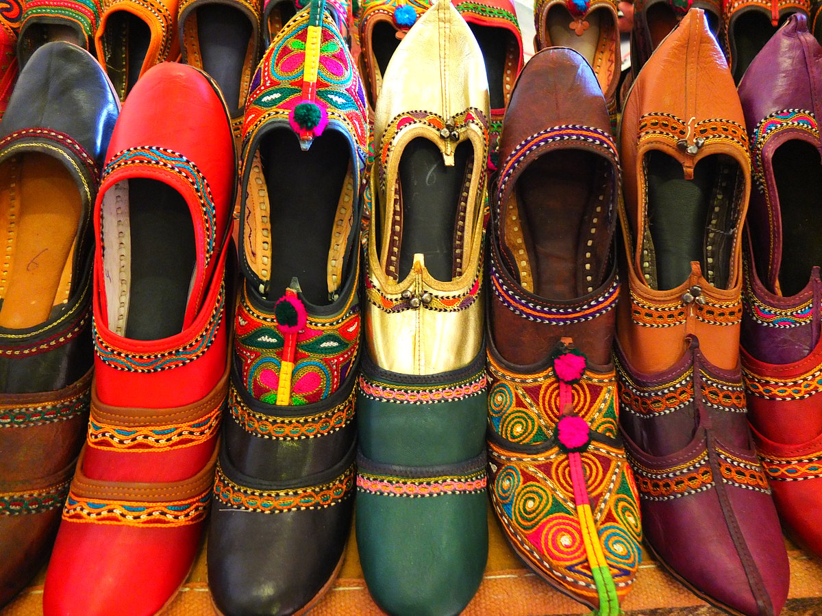 Traditional shoes for sale in Jodhpur